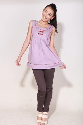 育靈龍?zhí)瓶墼袐D衫淺紫