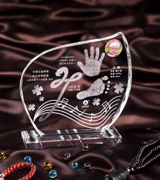 日暉琴韻悠揚手腳印