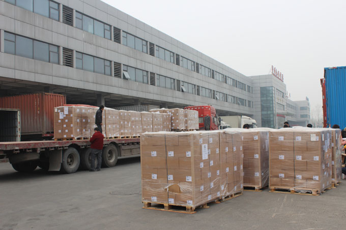 2013年首批吉特士奶粉已出關(guān)