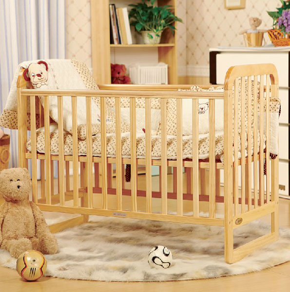 愛(ài)斯博兒全實(shí)木高檔嬰兒床