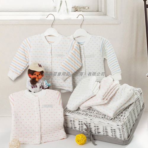 美親嬰兒有機(jī)棉點(diǎn)點(diǎn)條紋紋套裝