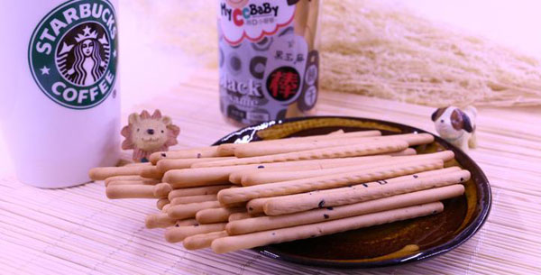 我D小蔡蔡黑芝麻棒餅干