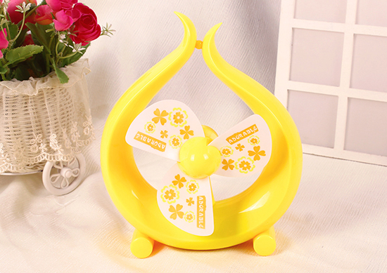 柯麗雅充電水滴小風扇黃色