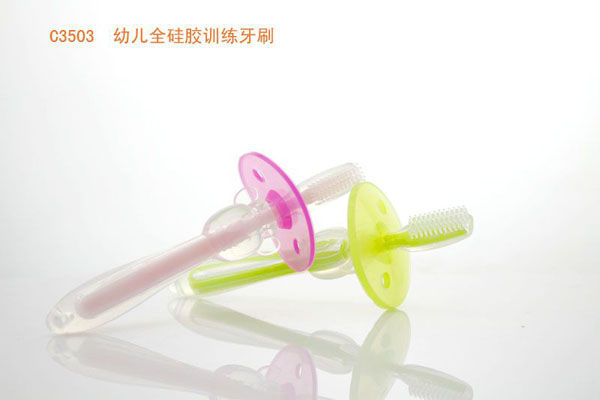 親恩幼兒全硅膠訓(xùn)練牙刷