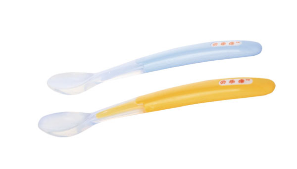 貝樂(lè)康硅膠軟頭安全湯匙(兩只裝).jpg 貝樂(lè)康硅膠軟頭安全湯匙(兩只裝).jpg