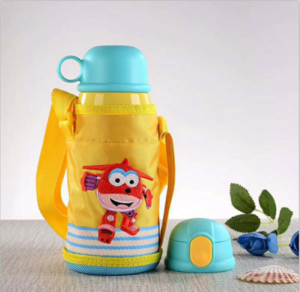 好樂(lè)嬰帶布套2多用保溫杯黃色600ml.jpg 好樂(lè)嬰帶布套2多用保溫杯黃色600ml.jpg