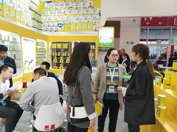 媽咪愛(ài)貝嬰可藥食同源營(yíng)養(yǎng)品2019北京京正展會(huì)現(xiàn)場(chǎng).jpg 媽咪愛(ài)貝嬰可藥食同源營(yíng)養(yǎng)品2019北京京正展會(huì)現(xiàn)場(chǎng).jpg