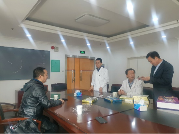 菲瑞生物總裁蔡孟杰與侯惠民院士進(jìn)行親切會(huì)談2.png 菲瑞生物總裁蔡孟杰與侯惠民院士進(jìn)行親切會(huì)談2.png