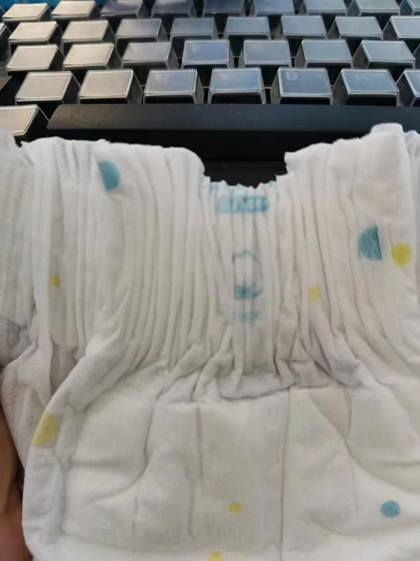 金葫蘆新生兒紙尿褲細節(jié)展示