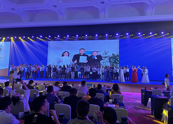 光明致優(yōu)小分子奶粉新品發(fā)布會(huì) (6).jpg 光明致優(yōu)小分子奶粉新品發(fā)布會(huì) (6).jpg