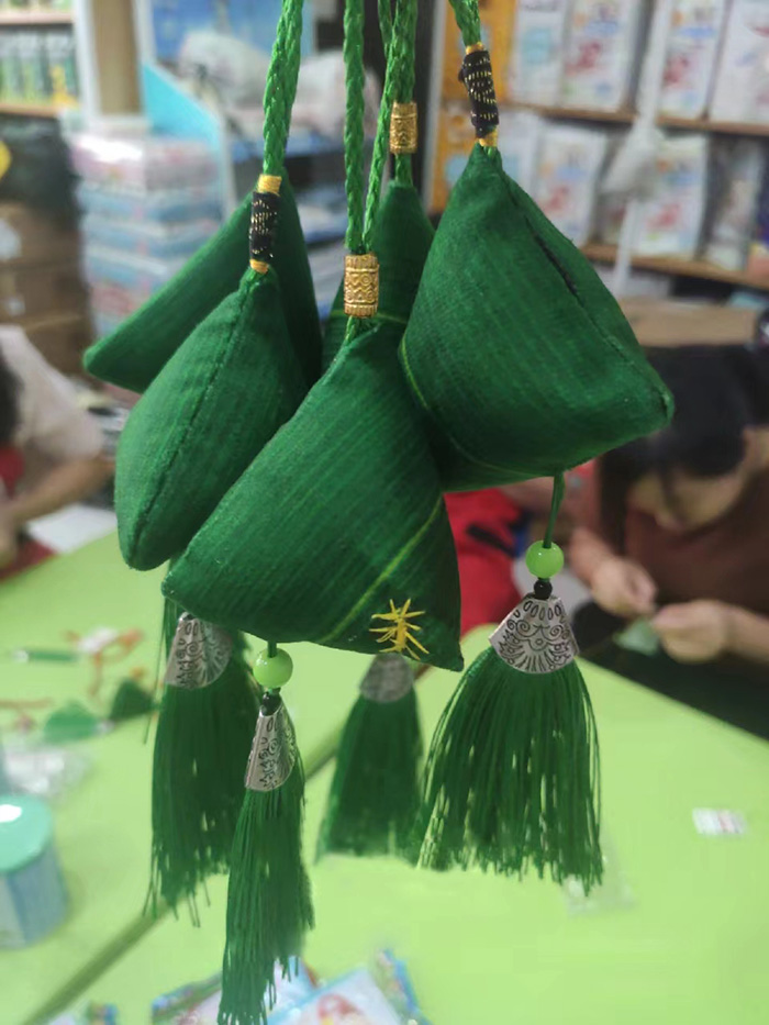 雅慧“父親節(jié)&端午節(jié)”主題活動(dòng)圓滿結(jié)束4.jpg 雅慧“父親節(jié)&端午節(jié)”主題活動(dòng)圓滿結(jié)束4.jpg