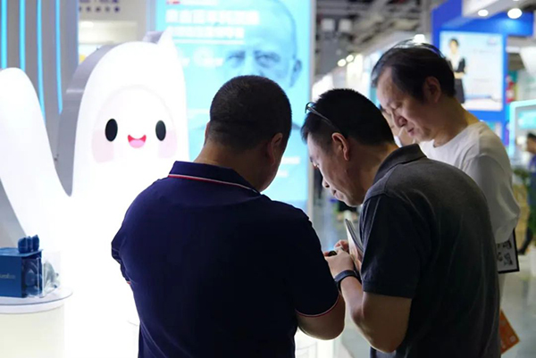 直擊展會(huì)現(xiàn)場5.jpg 直擊展會(huì)現(xiàn)場5.jpg