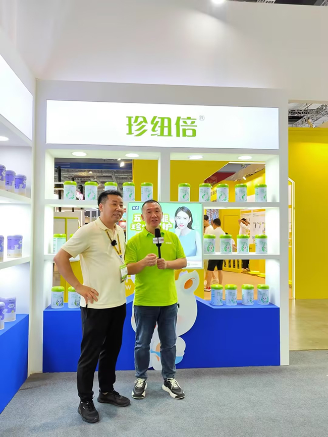 媒體爭(zhēng)訪.jpg 媒體爭(zhēng)訪.jpg